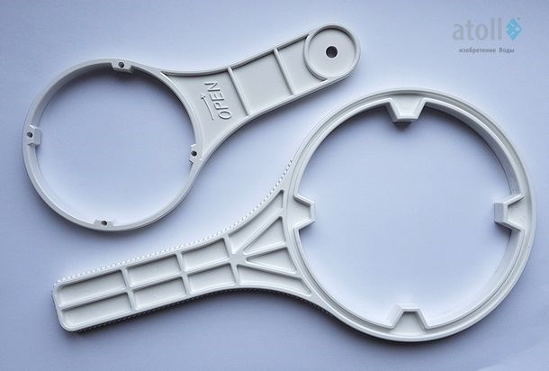 Специальный ключ для замены фильтрующих элементов